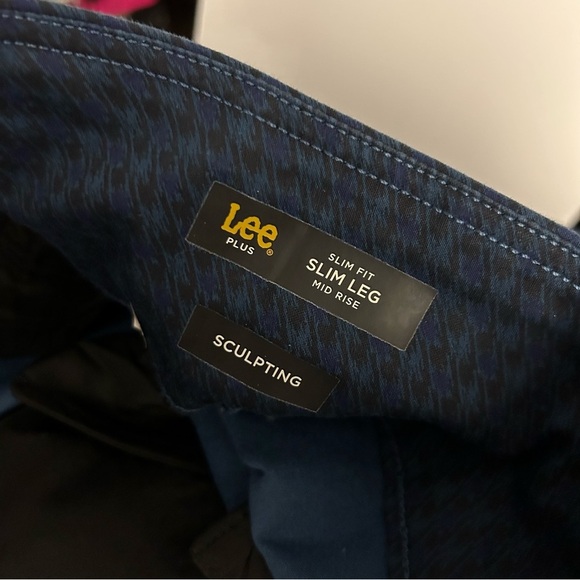 💕NWT Lee SCULPTING slim leg Navy Pants 30W long - Picture 6 of 11